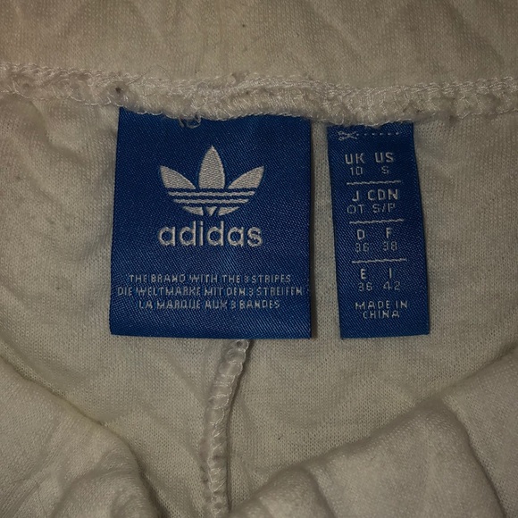 White adidas cloud shorts - Picture 3 of 5